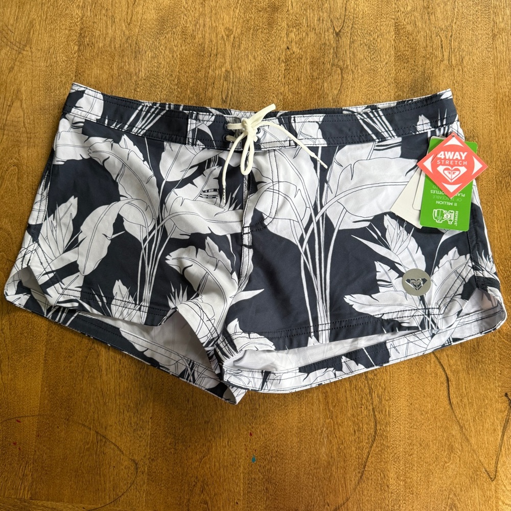 Roxy Navy Leaf Shorts size Large